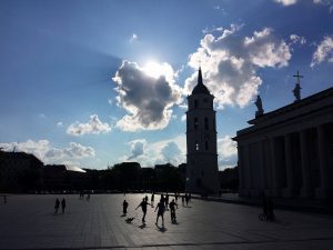 Vasaros linksmybės katedros aikštėje 