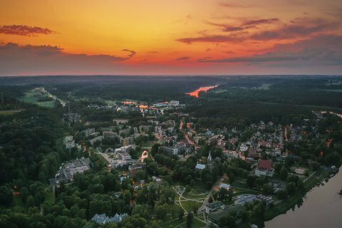 Birštono miesto panorama pasineria į tamsą...