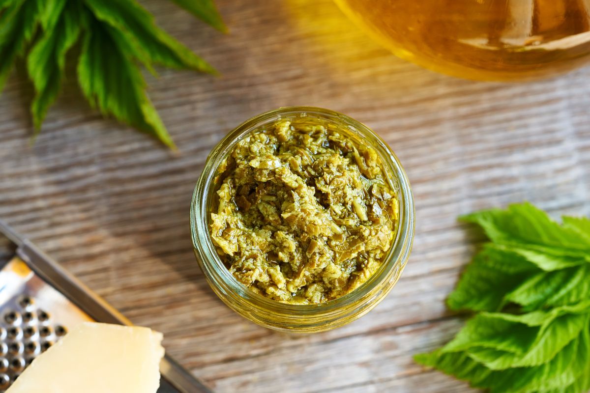 Pavasario staigmena – garšvos pesto. Pažadame, liksite maloniai nustebę