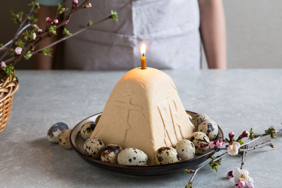 Paska – stačiatikių velykinė tradicija, užliejanti stalą saldžiu džiaugsmu