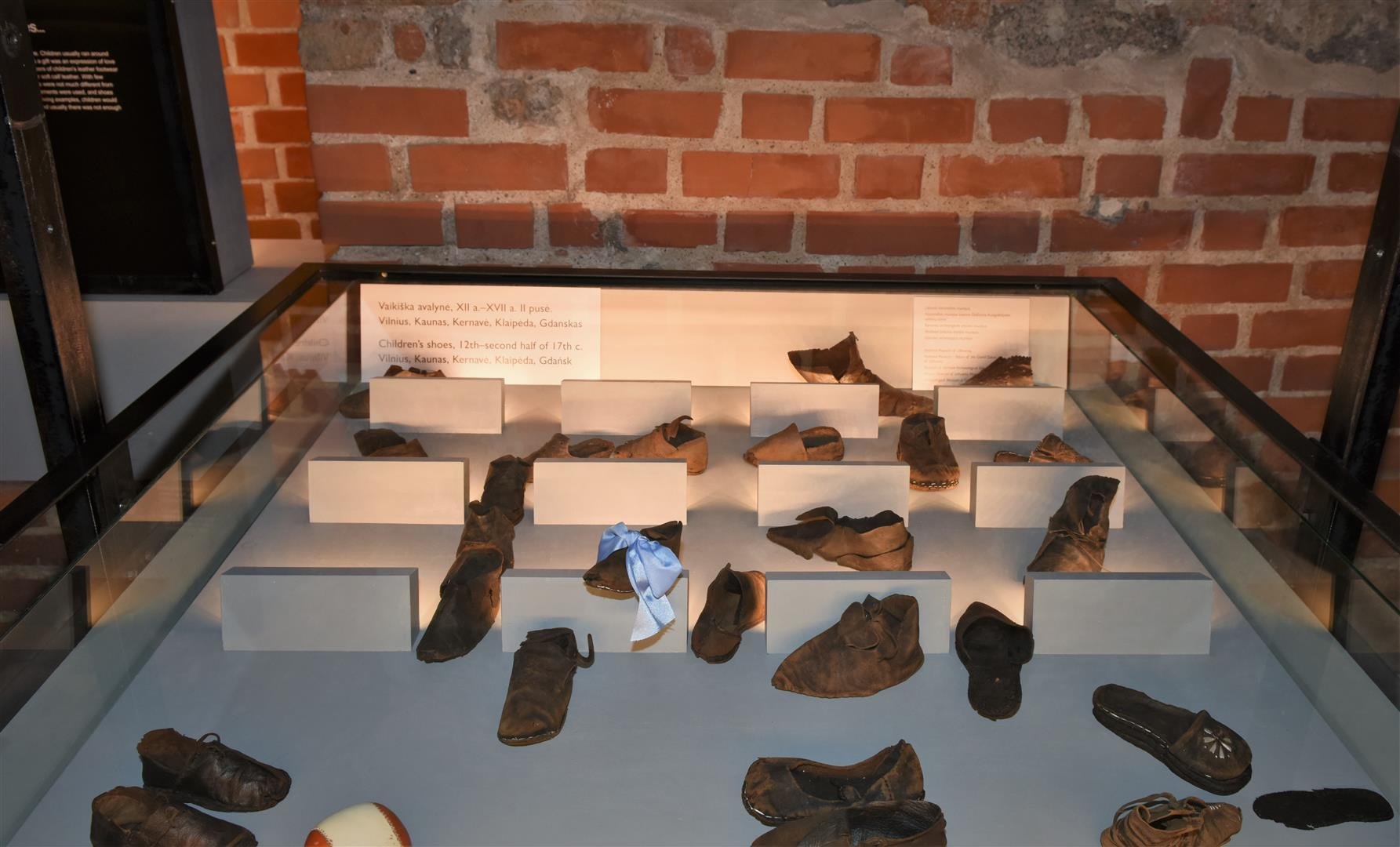 International exhibition of archaeological footwear “200 shoes – 700 ...